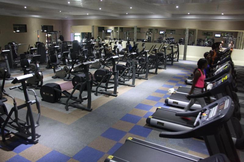هتل Mika Convention Center Meanwood