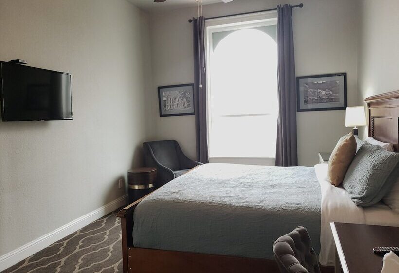 Отель The Dilworth Inn