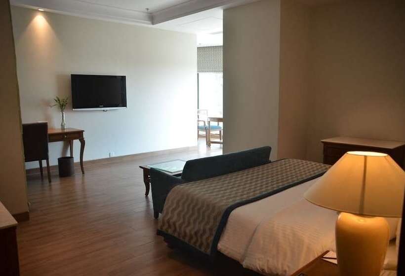 Fotos del hotel The Lalit Traveller Jaipur:  13