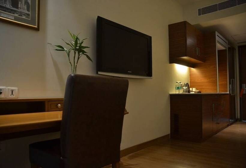 Fotos del hotel The Lalit Traveller Jaipur:  37