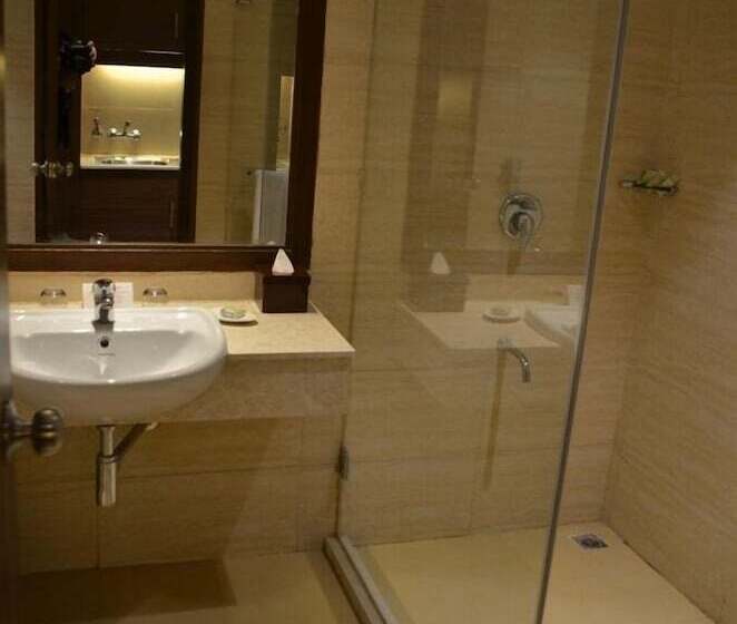 Fotos del hotel The Lalit Traveller Jaipur:  17