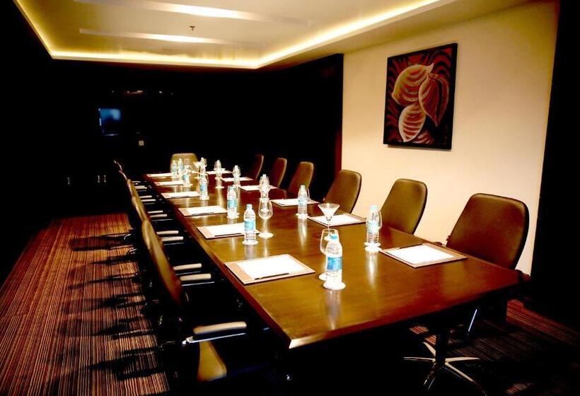 فندق The Lalit Traveller Jaipur