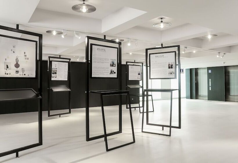 هتل The Place Tainan