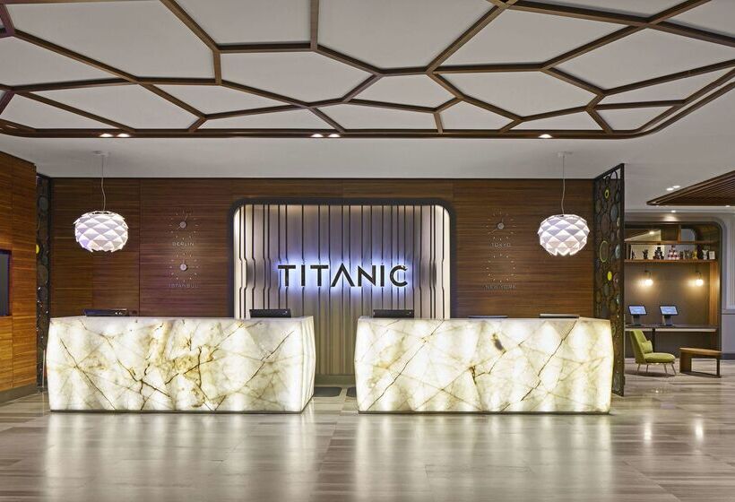 هتل Titanic Chaussee Berlin