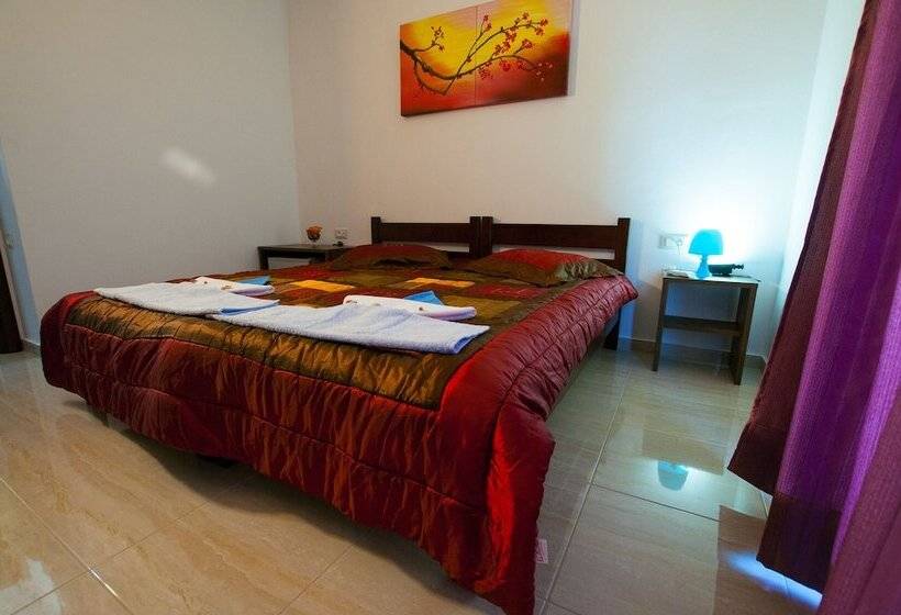 펜션 Elpidis Villa