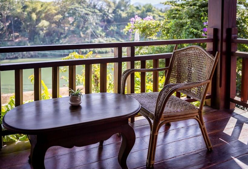 پانسیون Villa Khili Namkhan