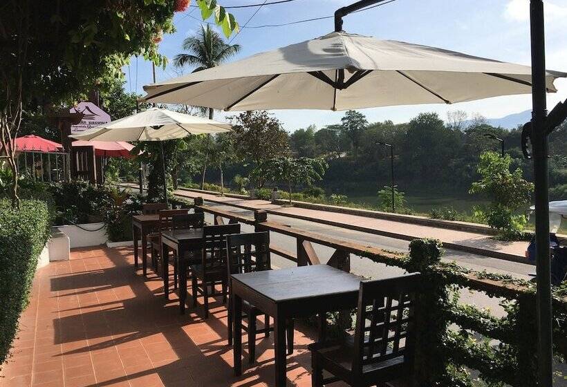 پانسیون Villa Khili Namkhan