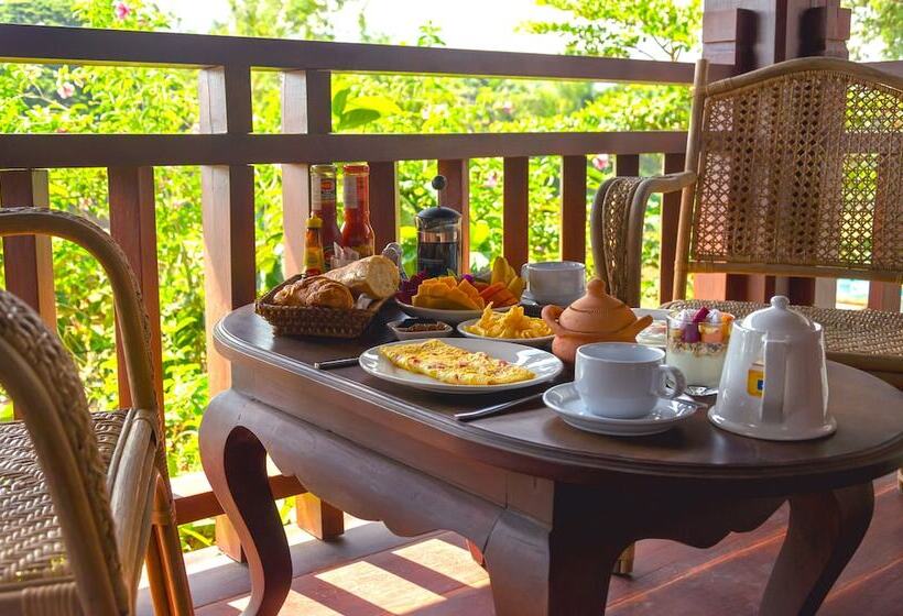 پانسیون Villa Khili Namkhan