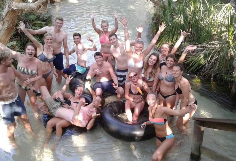 Pippies Beachhouse Backpackers