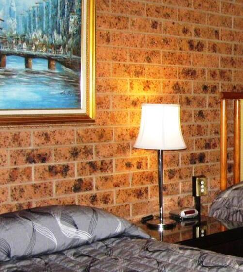 The Wayfarer Motel