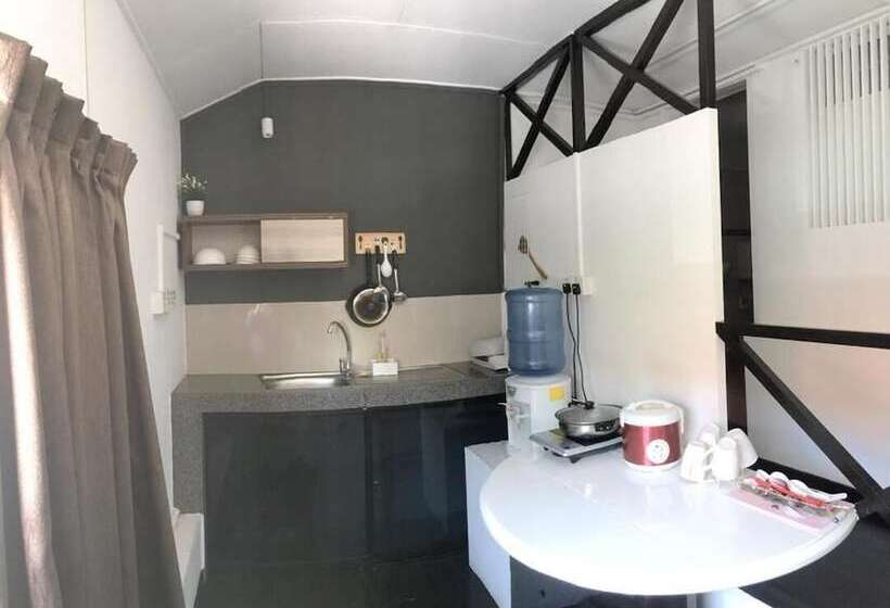 X Plorer Backpackers   Hostel