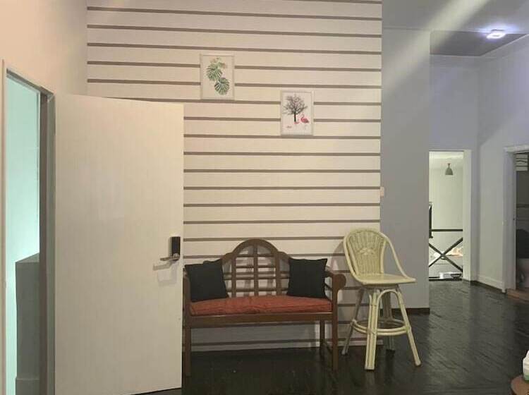 X Plorer Backpackers   Hostel