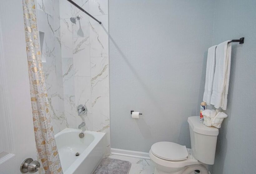 Delightfully Renovated 4 Br/2 Ba Near Dt Riverwalk