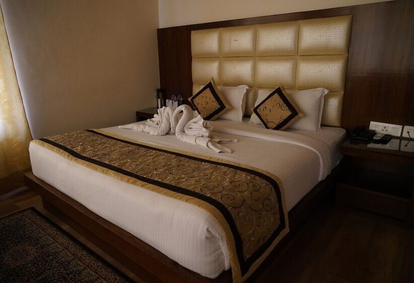 Отель Dharamshala Paradise