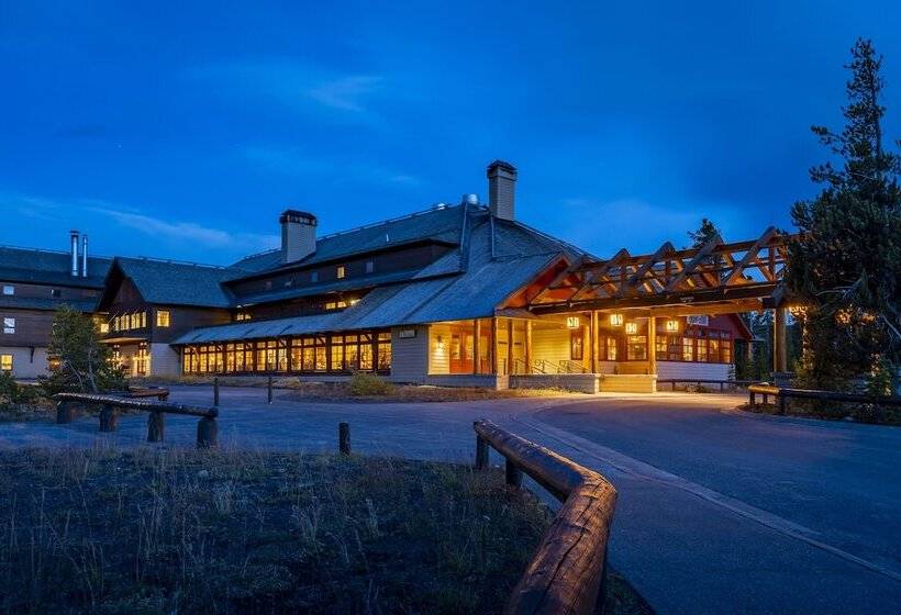 Курорт Old Faithful Snow Lodge & Cabins Inside The Park