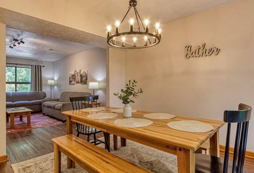 酒店 Pinecrest Townhomes 1k2q Renovated