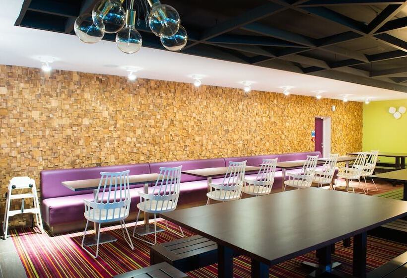 هاستل Safestay London Kensington Holland Park