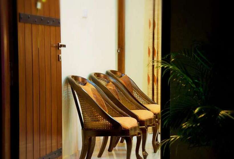 هتل Airport Villa