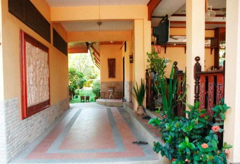 هتل Asia Divers Resort