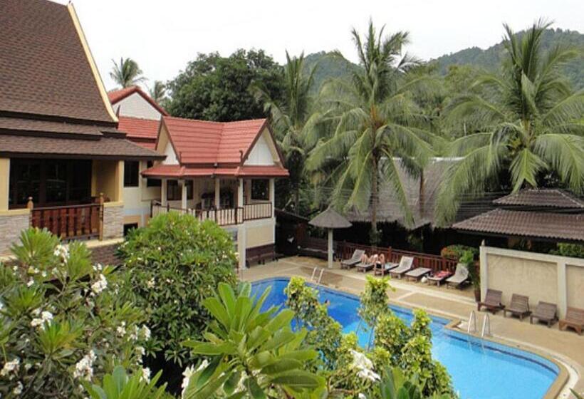 هتل Asia Divers Resort