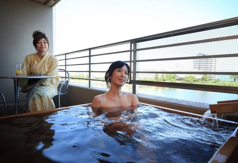 هتل Biwako Ryokusuitei