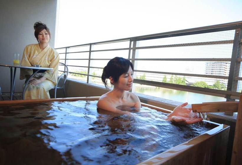 هتل Biwako Ryokusuitei