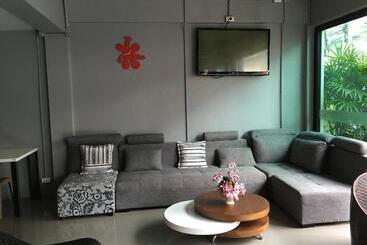 هتل Chalong Sea Breeze
