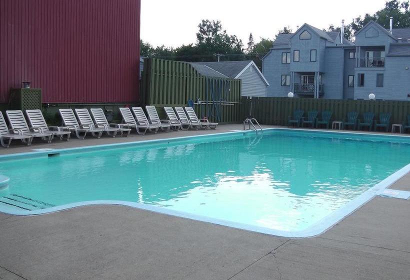 هتل Holiday Villa Resorts   Beaupre Mont Sainte Anne