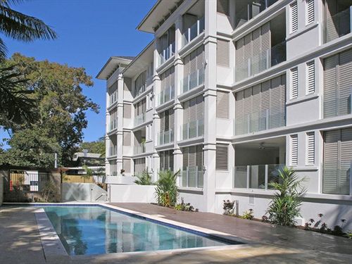 酒店 Island Views Beachfront Apartments