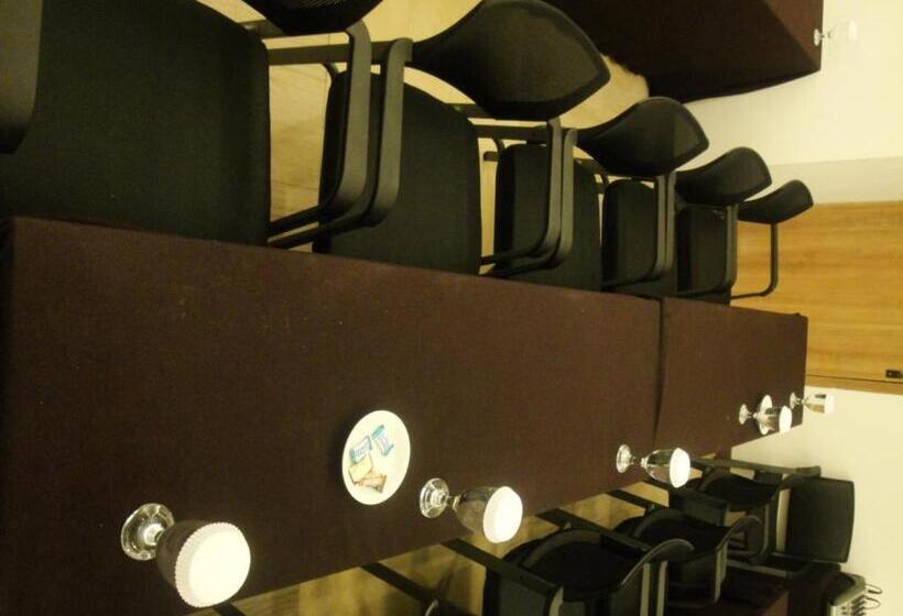 Top Hotel Manado By Gran Puri