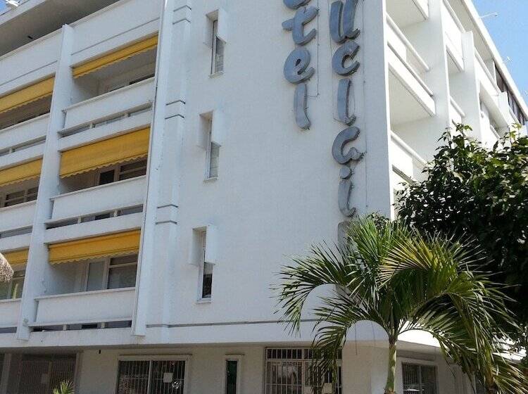 هتل Vallclaire Suites