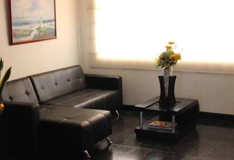 هتل Vallclaire Suites