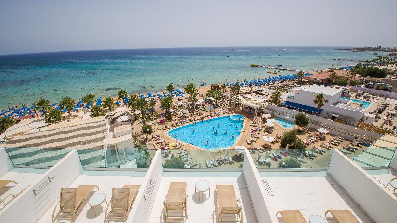 هتل Vrissaki Beach