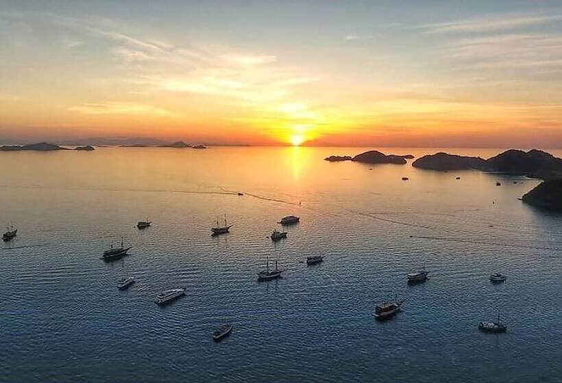 La Prima Hotel Flores