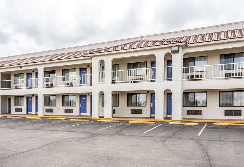 فندق على الطريق Rodeway Inn