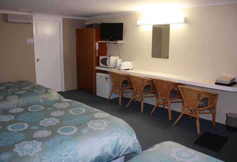 Opal Motel