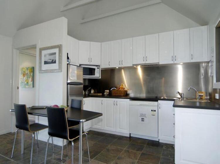 Points South By The Sea