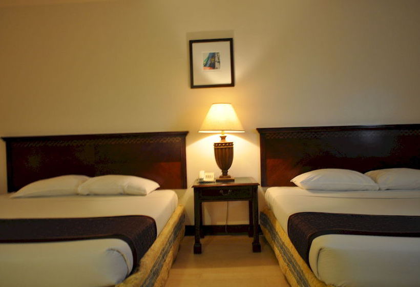 Fotos del hotel Subic Bay Travelers  & Event Center:  6