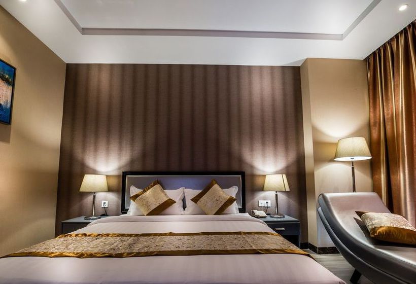 The Litz Hotel & Suites