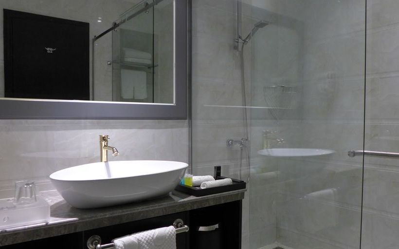 The Litz Hotel & Suites