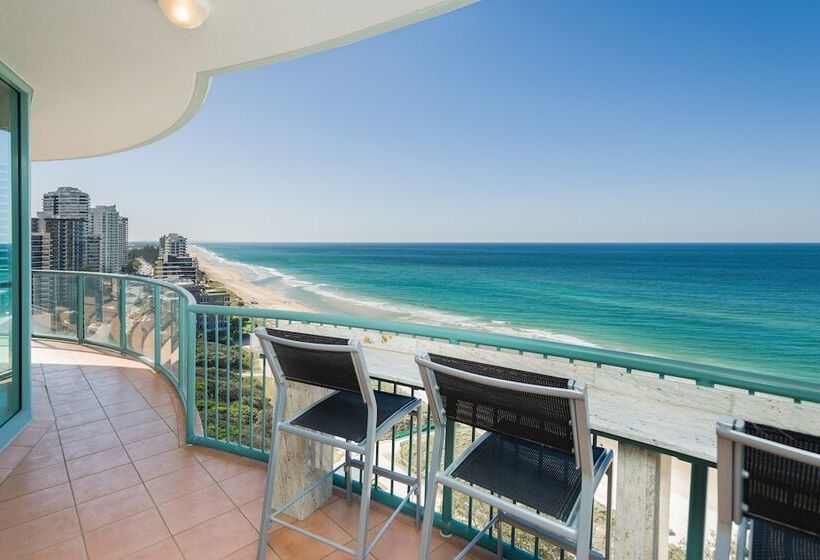 The Waterford On Main Beach