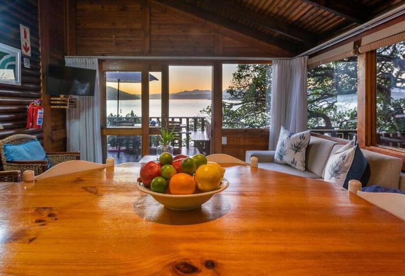 Under Milkwood Resort