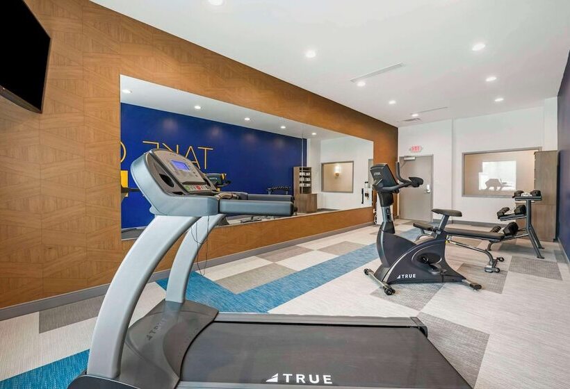 Отель Comfort Suites St Augustine Historic District Area