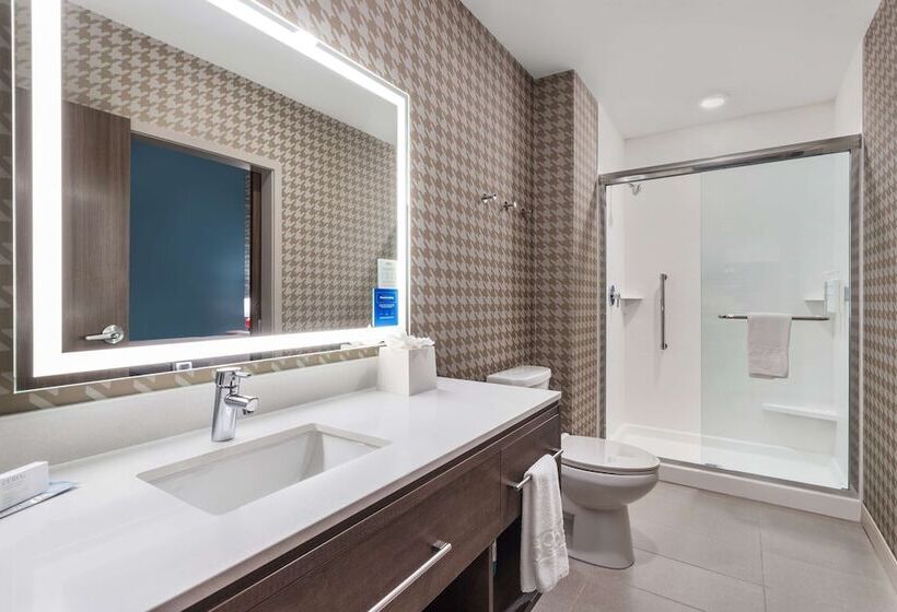 هتل Home2 Suites By Hilton Cedar Rapids Westdale