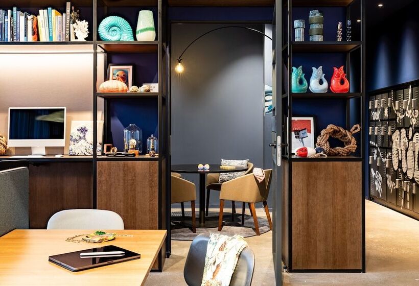 هتل Moxy Plymouth