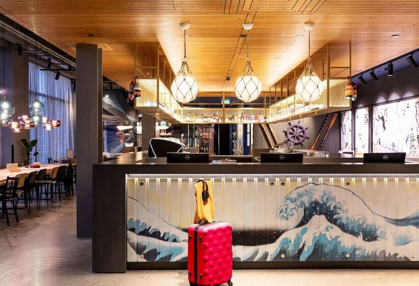 هتل Moxy Plymouth