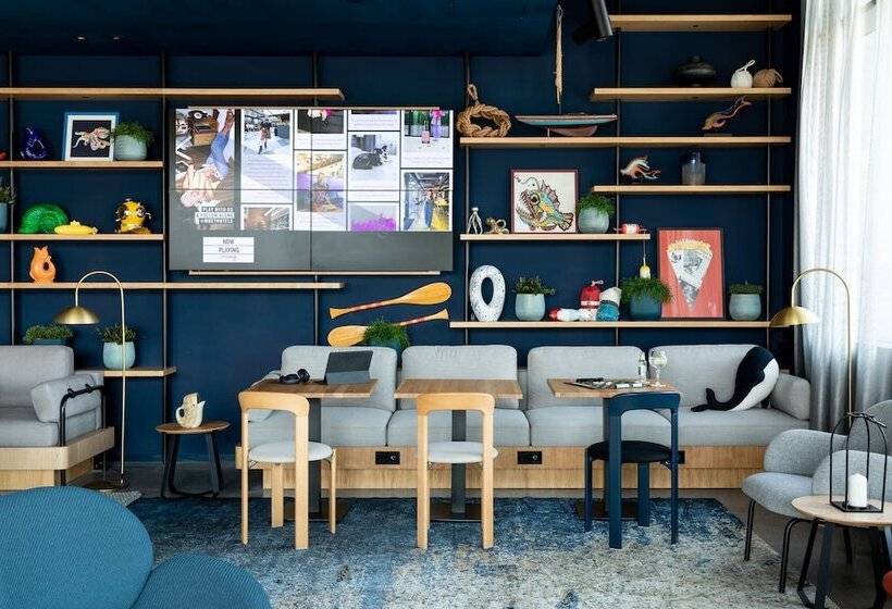 هتل Moxy Plymouth