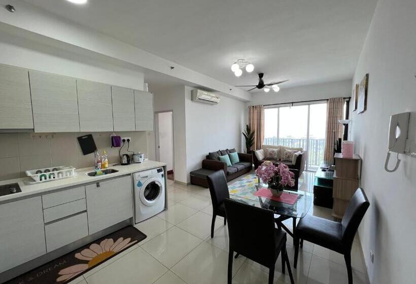 هتل D Gunduls Homestay Family Suite 2r 2b By Dgh I City