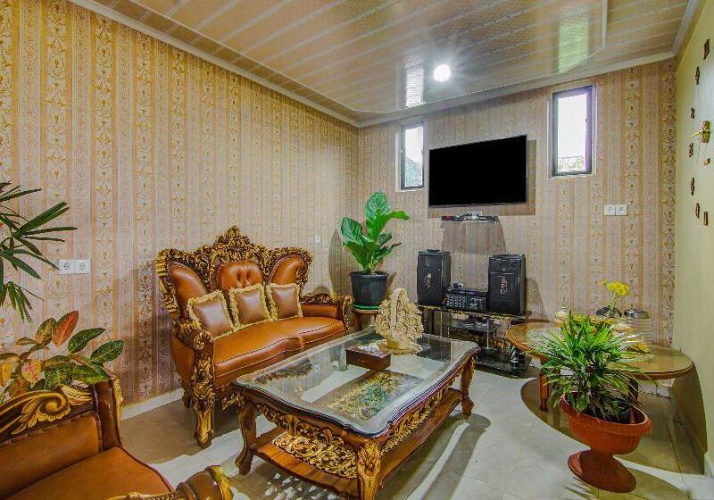Отель Oyo 90506 Bunga Sonsang Homestay Syariah