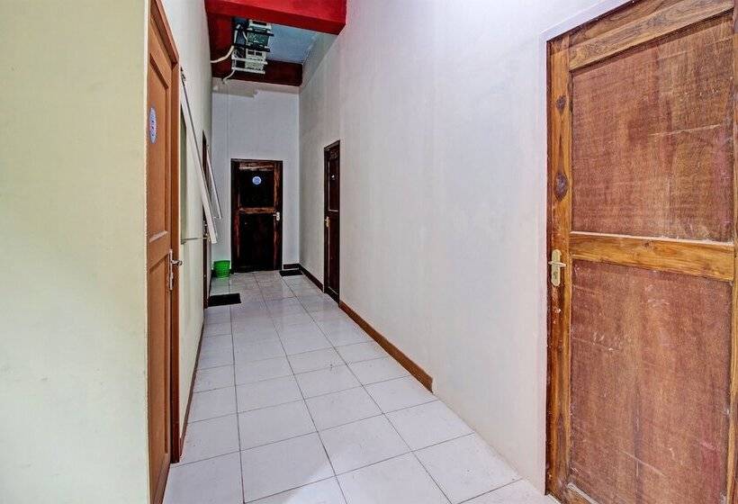 فندق Capital O 91690 Moza Guest House